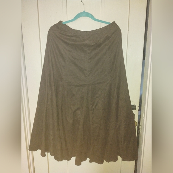 Brown pheasant skirt - Picture 1 of 3